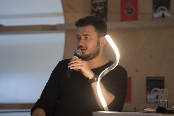 Távollétében elítélték a népszerű orosz írót, Dmitrij Gluhovszkijt