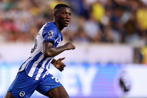 Rekordáron leigazolta a Chelsea Moises Caicedót