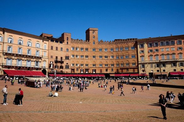 Siena városa magatartási útmutatóval igyekszik „megnevelni” a turistákat