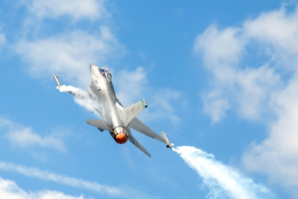 Nyelvi akadályokba ütközött az ukrán pilóták kiképzése az F–16-os vadászgépekre