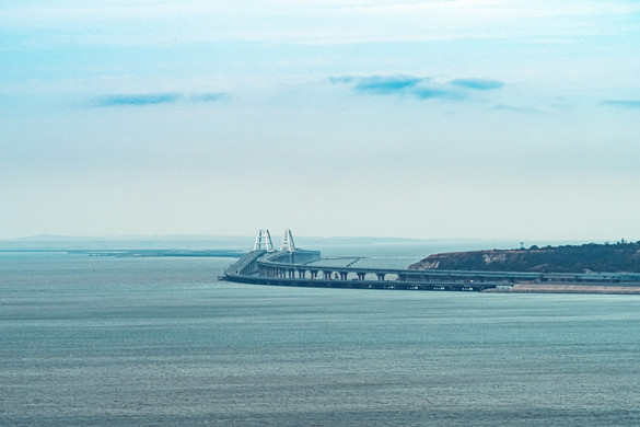 Ukrán rakétákat lőttek le a Krími-hídnál