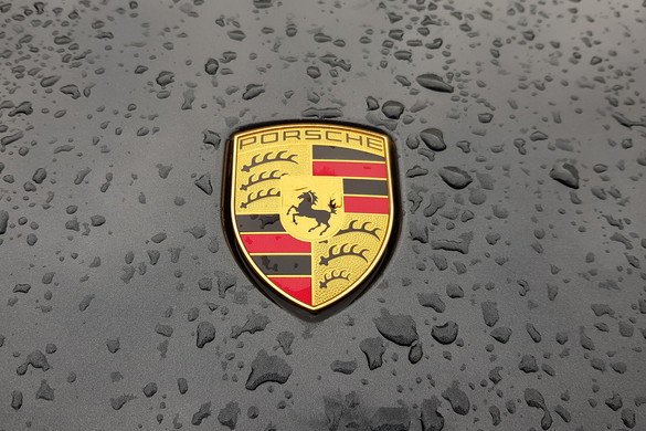 Kiradírozták a Jézus-szobrot a Porsche reklámfilmjéből