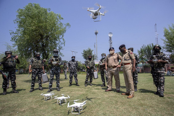 India megtiltja a katonai drónok gyártóinak a kínai alkatrészek használatát