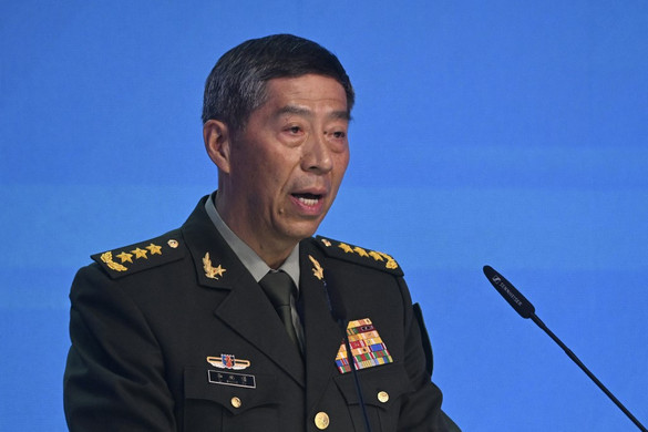 Kínai védelmi miniszter: Peking támogatja a kölcsönös bizalomerősítést a válságrendezésben