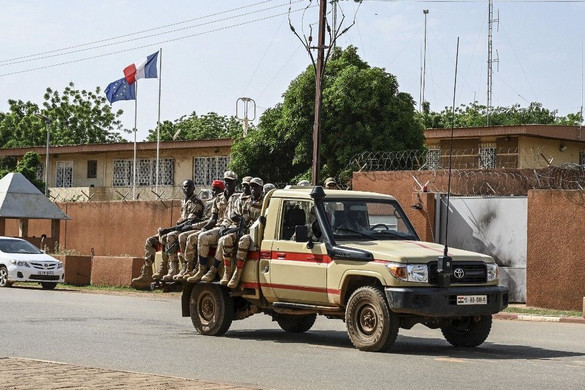 A nigeri junta megnyitotta a puccs óta lezárt légteret