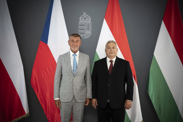 Orbán Viktor a korábbi cseh miniszterelnökkel tárgyalt