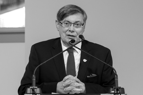 Elhunyt Hóvári János nagykövet, történész, turkológus