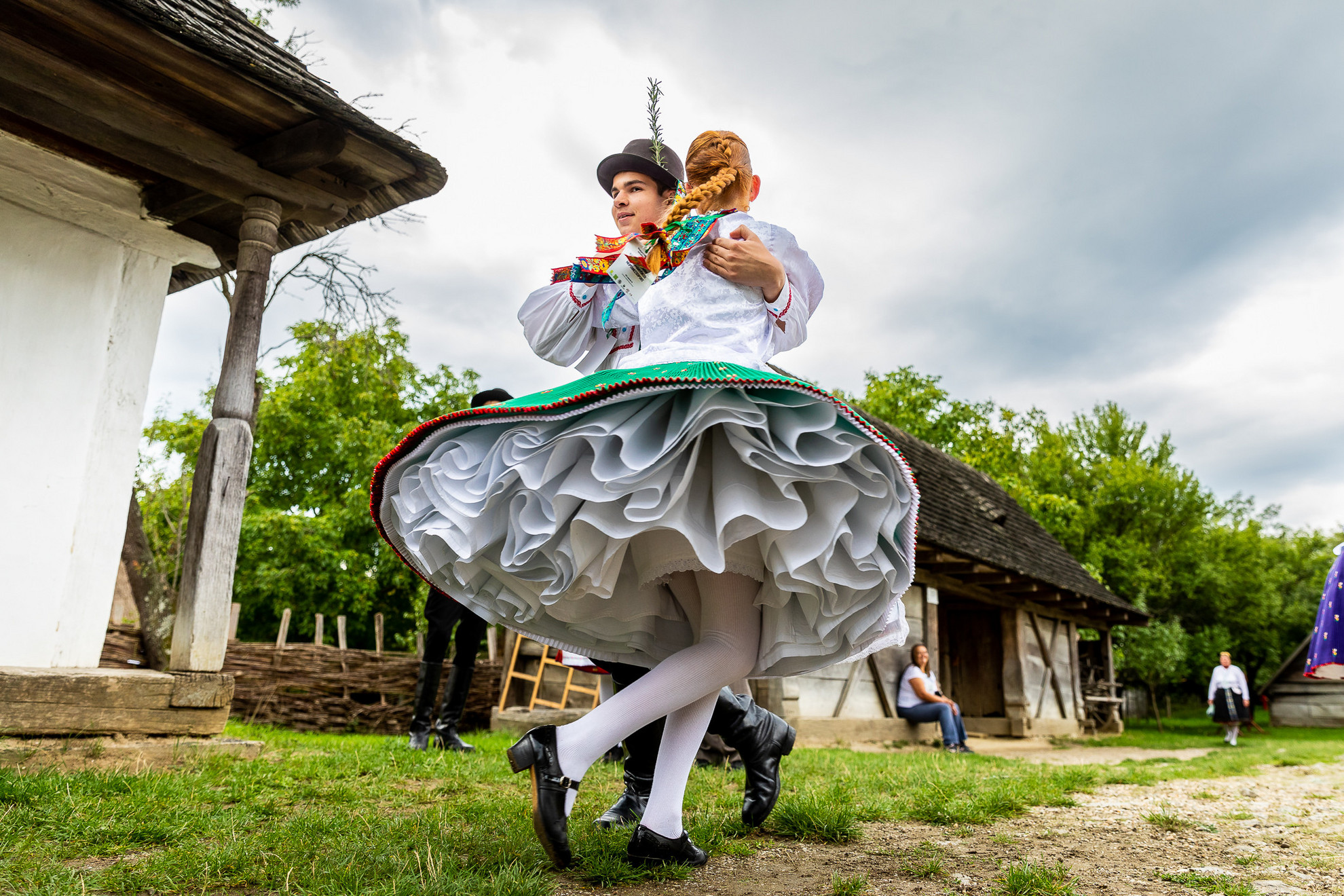 Fotó: A Skanzen archívumából A különféle tájegységek táncai mellé olyan helyi finomságokat kínálnak majd , mint a herőke vagy a kukoricaporóca
