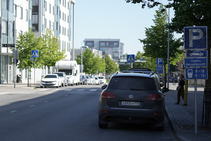 Finnország is megtiltotta az orosz rendszámú autók belépését területére