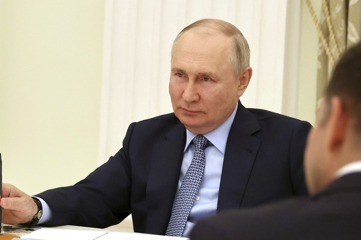 Putyin üdvözölte az orosz közvetítéssel létrejött tűzszünetet a Hegyi-Karabahban