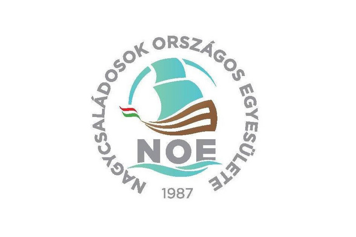 Fotó: Facebook/Nagycsaládosok Országos Egyesülete Átadták az önkéntesházat Kétsopronyban