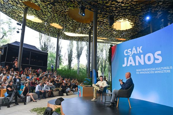 Fotó: MTI/Bruzák Noémi Csák János: A filozófiához kell az intellektuális bátorság