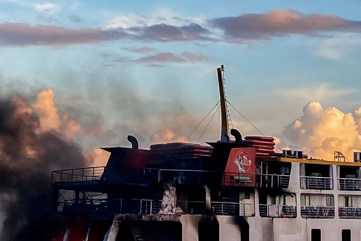 Fotó: NorthFoto Ki kellett üríteni egy sétahajót a Dunán