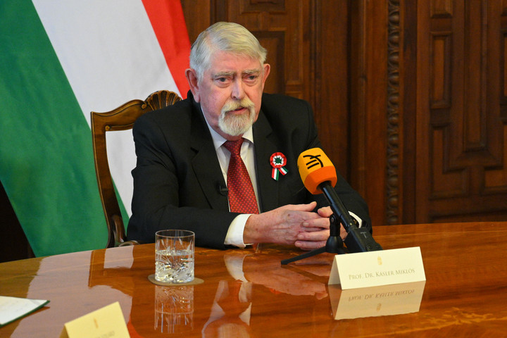 Fotó: MH archív/Katona László Szétválogatják a királyok csontjait