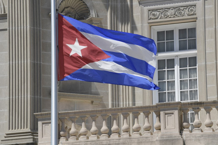 Molotov-koktélokat dobtak Kuba washingtoni nagykövetségének épületére