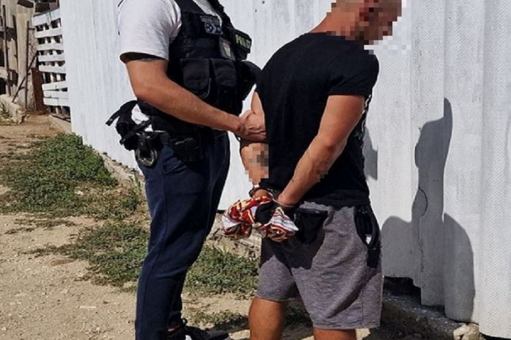 Bicikliző idős asszonyokra vadászott József