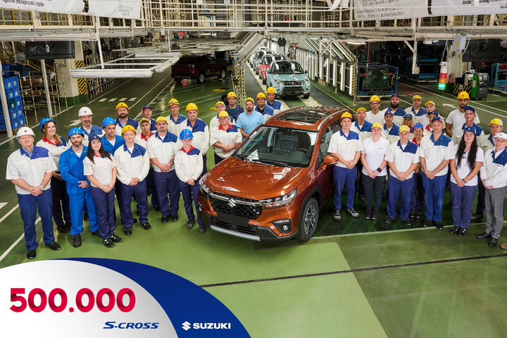 Fotó: suzuki.hu Esztergomban elkészült az 500 ezredik S-CROSS