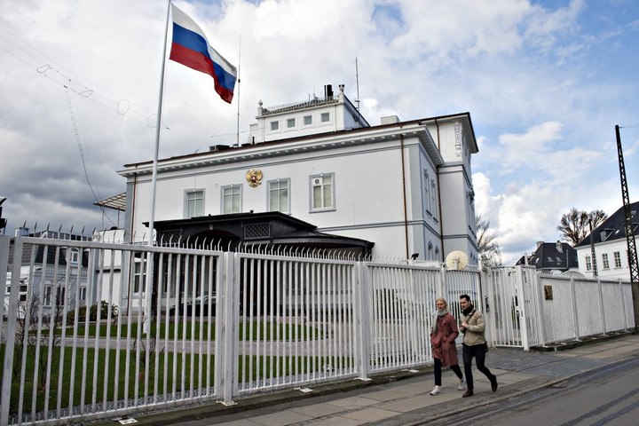 Felfüggesztik a koppenhágai orosz nagykövetség konzuli hivatalának működését