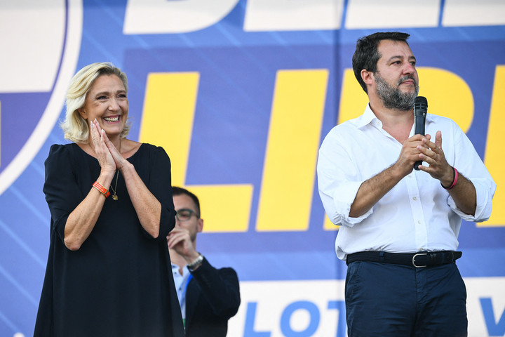 Fotó: Piero Cruciatti / ANADOLU AGENCY / Anadolu Agency via AFP Matteo Salvini és Marine Le Pen elindította a közös európai parlamenti választási kampányt
