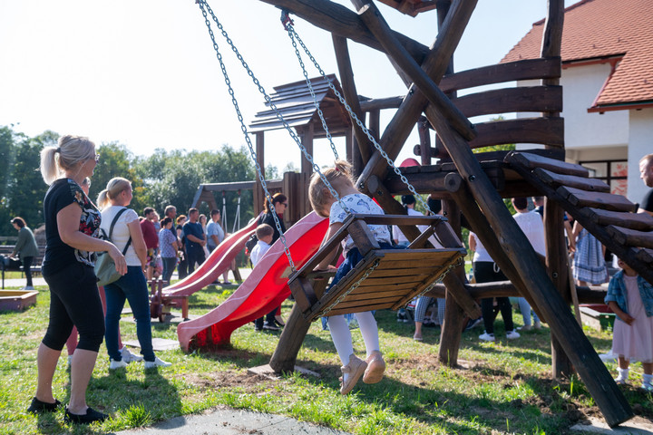 Elkezdődött az oktatás a magyar állami támogatással épült bánffyhunyadi magyar óvodában