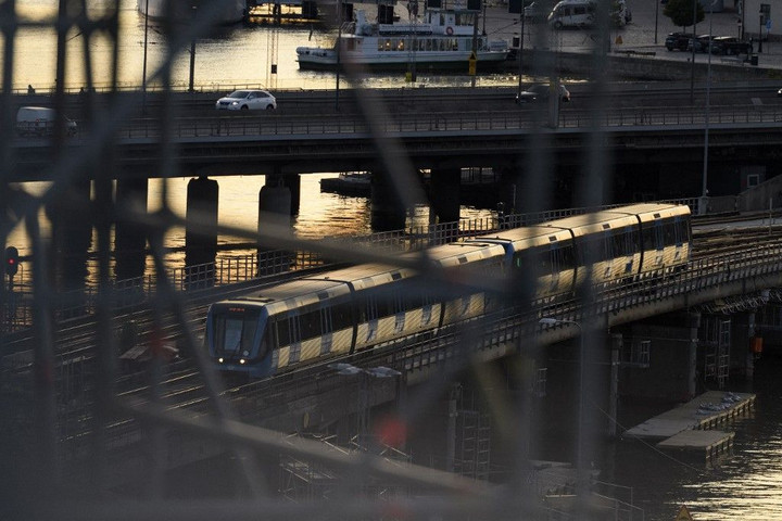 Jávorszarvas bénította meg a stockholmi metrót