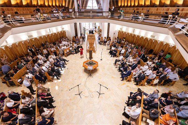 „A szülőföld minden nemzedéknek meghálálja a hűséget”