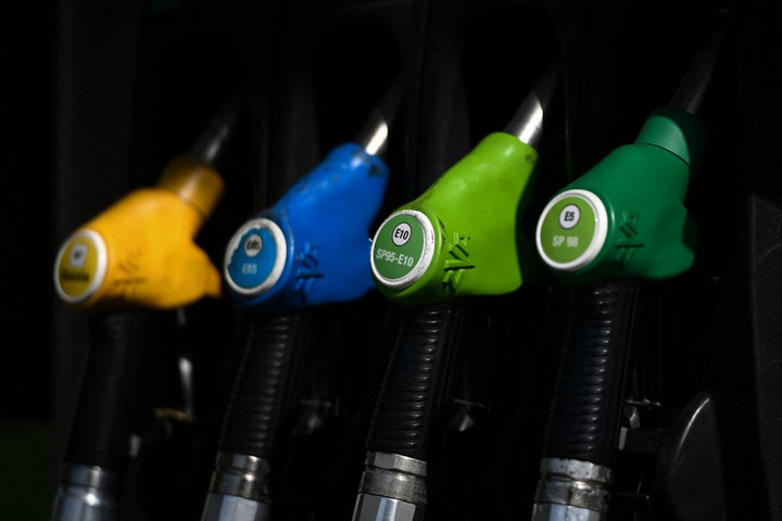 A francia kormány decembertől veszteséges áron is árusíthatóvá tenné az üzemanyagot