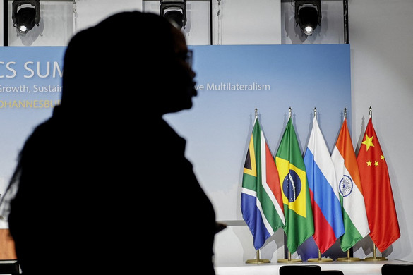 Eljöhet az a pillanat, amikor választani kell a Nyugat és a BRICS között