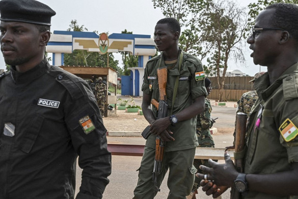 Nigériában óvadék ellenében szabadlábra helyezték egy feltételezett melegesküvő több vendégét