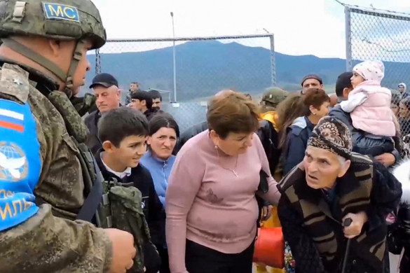 Hegyi-Karabah: Civileket evakuáltak az orosz békefenntartók