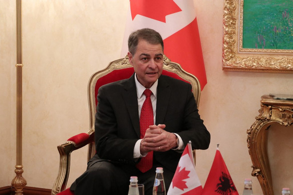 Lemondott a kanadai alsóház elnöke az ukrán náci-botrány miatt