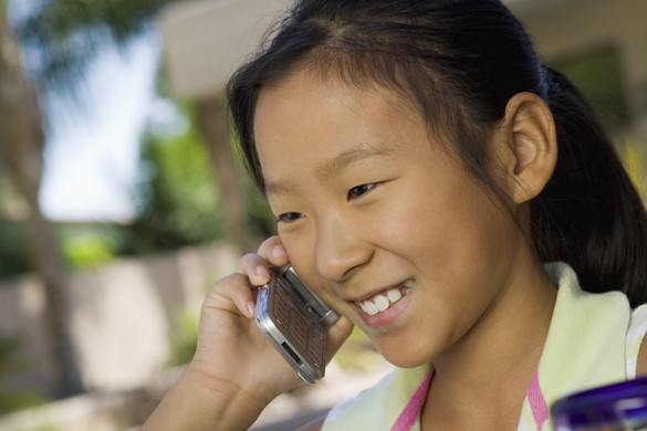 Kína komolyan gondolja, hogy kiveszi a mobiltelefonokat a gyerekek kezeiből