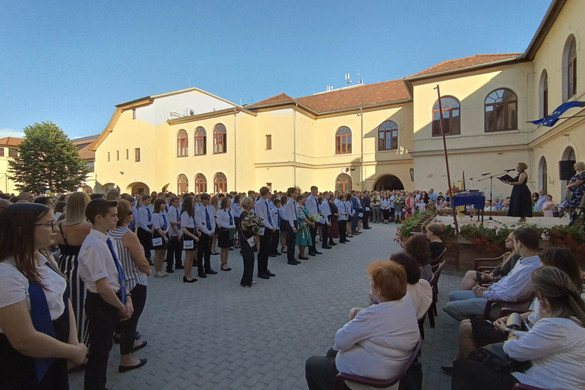 Többmilliárdos felújítás a tatai Vaszary-iskolában