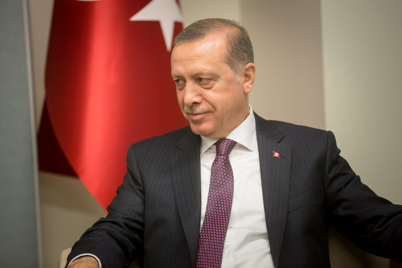 Erdogan közölte, hogy megszakíthatják az EU-csatlakozási folyamatot