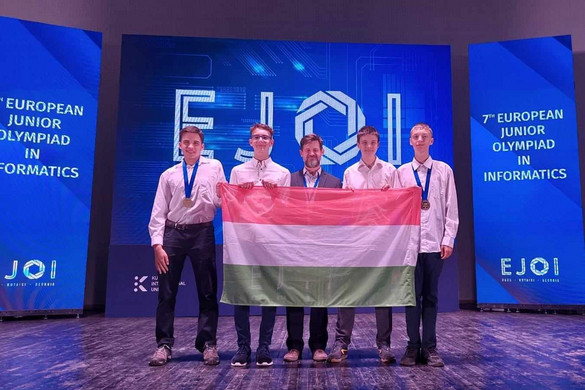 Egy arany- és egy bronzérmet szereztek a magyar diákok a junior informatikai diákolimpián