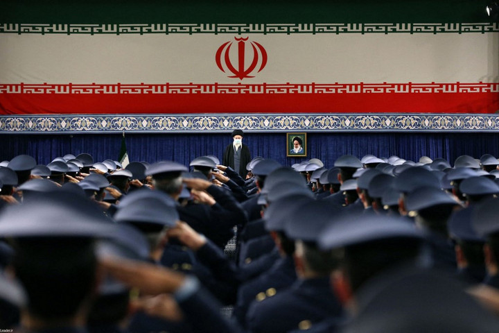 Fotó: AFP/KHAMENEI.IR Küszöbön az Irán–izraeli háború?