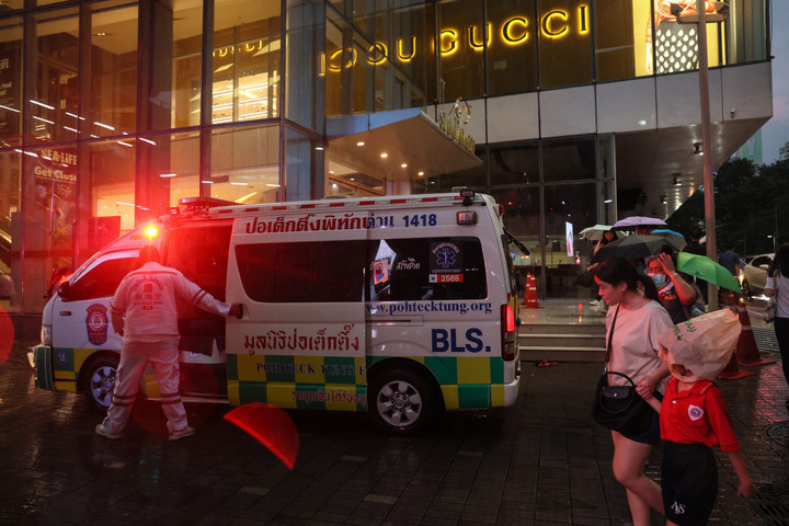 14 éves fiú gyilkolt egy bangkoki luxus-bevásárlóközpontban + VIDEÓ