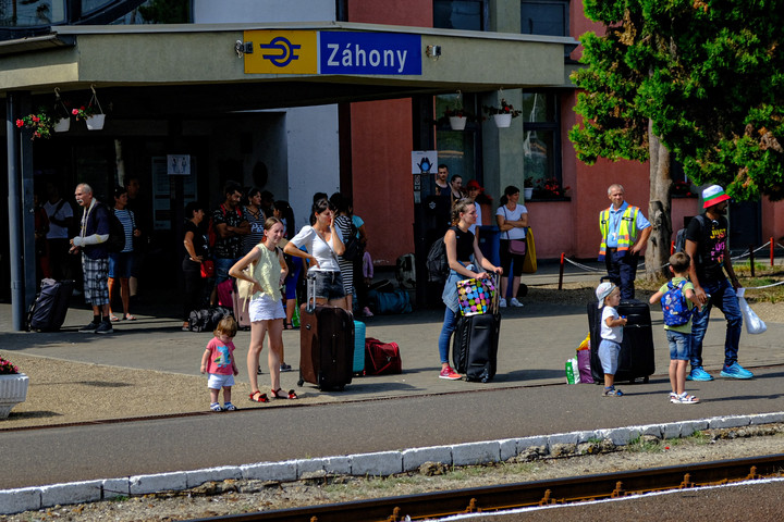 Továbbra sem kell fizetniük az ukrán menekülteknek a tömegközlekedésért