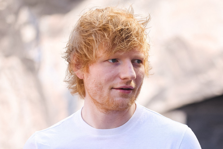 Fotó: NurPhoto via AFP/Alessandro Bremec Ed Sheeran meglepte a dalát éneklő utcazenészt a New York-i metróban