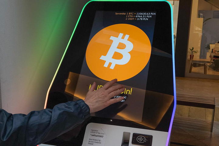 Fotó: AFP/NurPhoto/Artur Widak A bitcoin jegyzése 21 hónapos csúcsra emelkedett