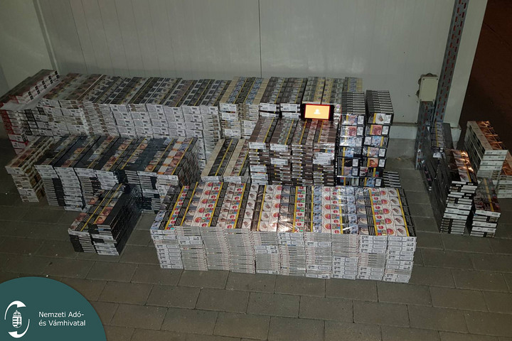 Fotó: NAV Bolgár zárjegyes cigarettát foglalt le a NAV az M5-ös autópályán