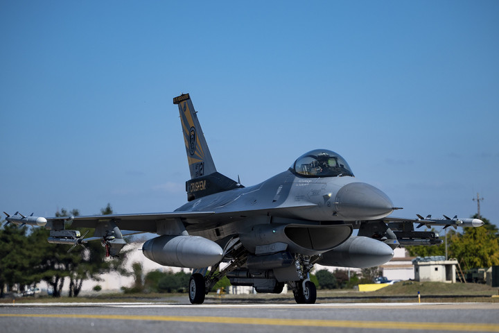 Fotó: NorthFoto Irigykedhetnek Kijevben: F–16-osok érkeztek Izraelbe