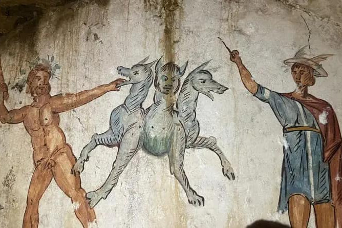 Fotó: Facebook/Ticia Verveer - Archaeologist Az alvilág őrzőjét ábrázoló lepecsételt sírt találtak