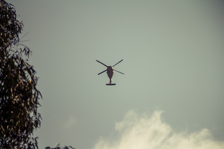 Fotó: NorthFoto Helikopterből szórt százmilliókat a követőire egy influenszer - VIDEÓ