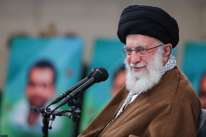 Fotó: AFP / KHAMENEI.IR Ali Hamenei: Nem lehet megállítani az ellenállás erőit, ha Izrael nem hagy fel a támadással
