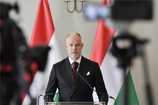 Fotó: MTI/Lakatos Péter Szalay-Bobrovniczky Kristóf: A magyar kormány katonai missziót indít Csádba