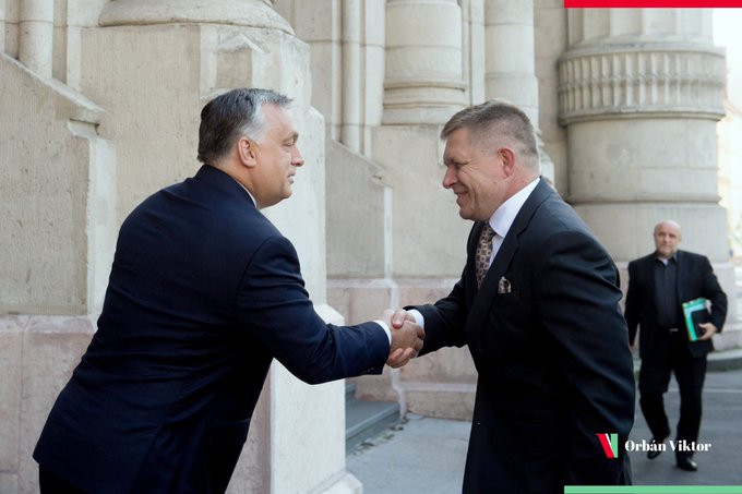 A szlovák lap főszerkesztője szerint Robert Fico magyar példáról álmodozik