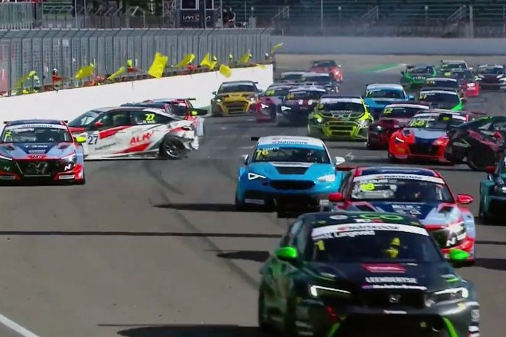 Horrorbaleset a TCR Italy szezonzáró hétvégéjén