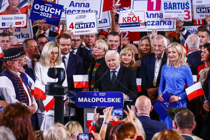 Megkezdődtek a parlamenti választások Lengyelországban
