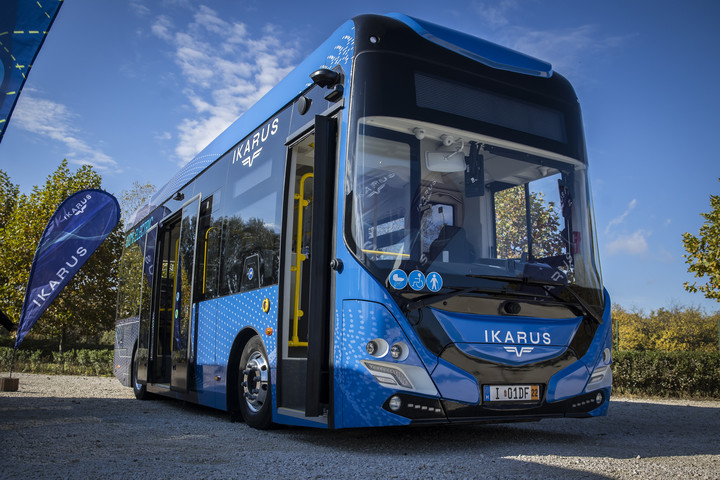 Jövőre érkezik a megújult Ikarus 120e és az Ikarus 180e csuklósbusz